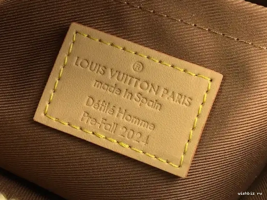 WIS VUITTON Messenger-24*24*8CM Chess LOUIS 0525